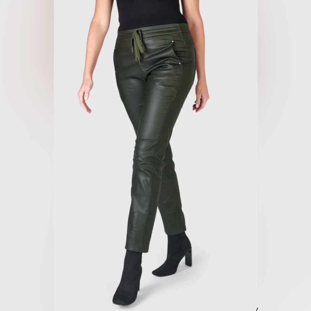 Alembika Women’s Coated Iconic Straight Leg Jeans in Forest sz